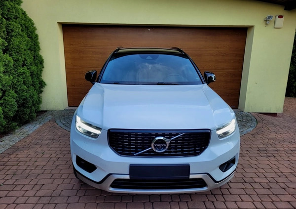 Volvo XC 40 cena 109000 przebieg: 205000, rok produkcji 2019 z Opoczno małe 781